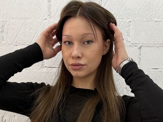 cam girl playing with dildo ThaliaDiersen