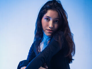 naughty cam girl fingering shaved pussy TrinityNova