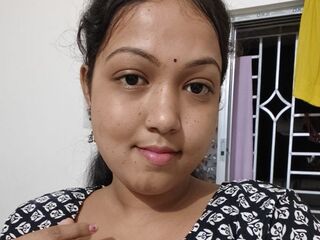 nude webcamgirl picture TrishaSaha