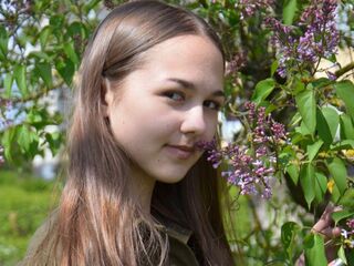 naked camgirl photo TristaArron