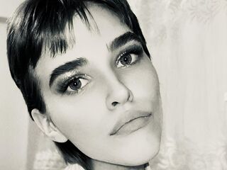 webcam pic UdelaHailey