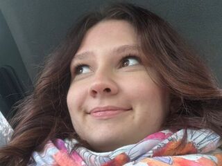 cam girl masturbating with vibrator VellaPeaks