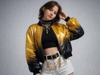 naked camgirl masturbating with vibrator WendyFinch