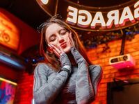 chat room webcam XeniaUsher