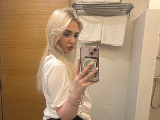 Hollyannee